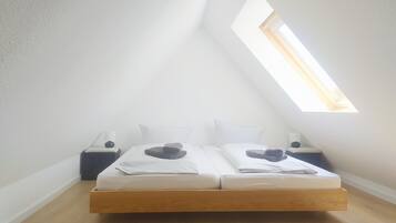 2 Schlafzimmer, Reisekinderbett, WLAN, Bettwäsche