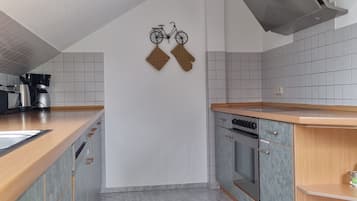 Kühlschrank, Ofen, Herdplatte, Geschirrspüler