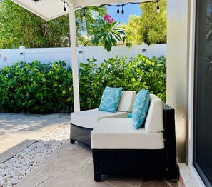 Terrace/patio - Chef's Kitchen Villa in Pompano Beach. Heated Pool and 3D tour available (Pompano Beach)