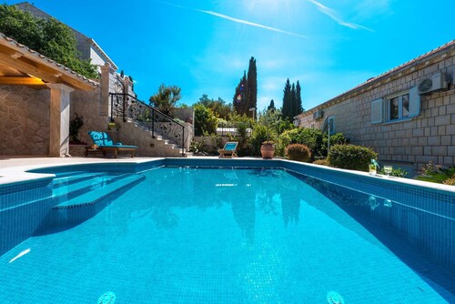 Villa Magnifique - luxury villa close to the beach for 13 guests by MyWaycation