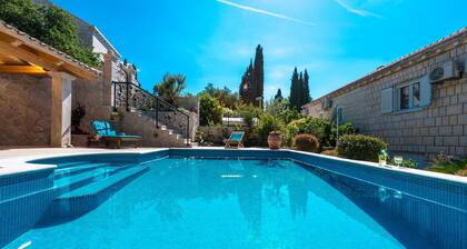 Villa Magnifique - luxury villa close to the beach for 13 guests by MyWaycation