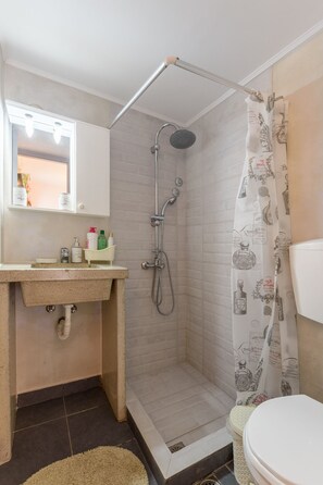 Apartment | Bathroom