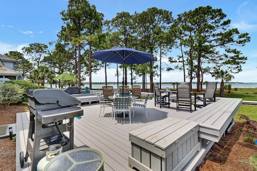 Beautiful Three Bedroom Townhome with Stunning Water Views ~ 7 Lands End Road