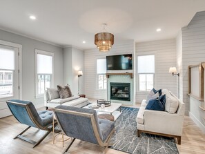 Smart-TV, peis og DVD-spiller