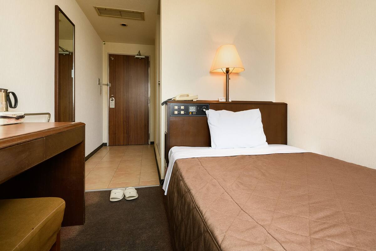 Premium bedding, desk, free WiFi, bed sheets