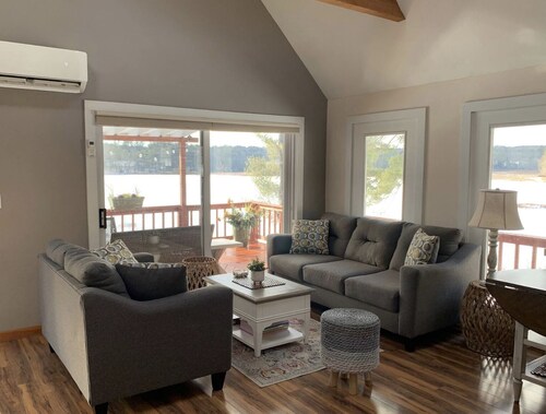 NEW! Fam-friendly 4BR Waterfront Barnstead Beauty