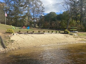 Beach nearby - NEW! Fam-friendly 4BR Waterfront Barnstead Beauty (Barnstead)