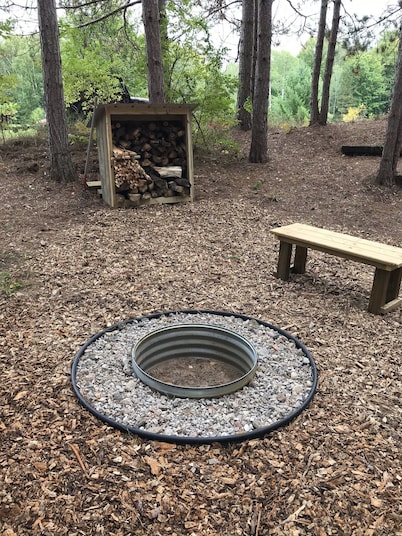 Secluded cabin in a Pine forest, just minutes away from Crystal Mountain