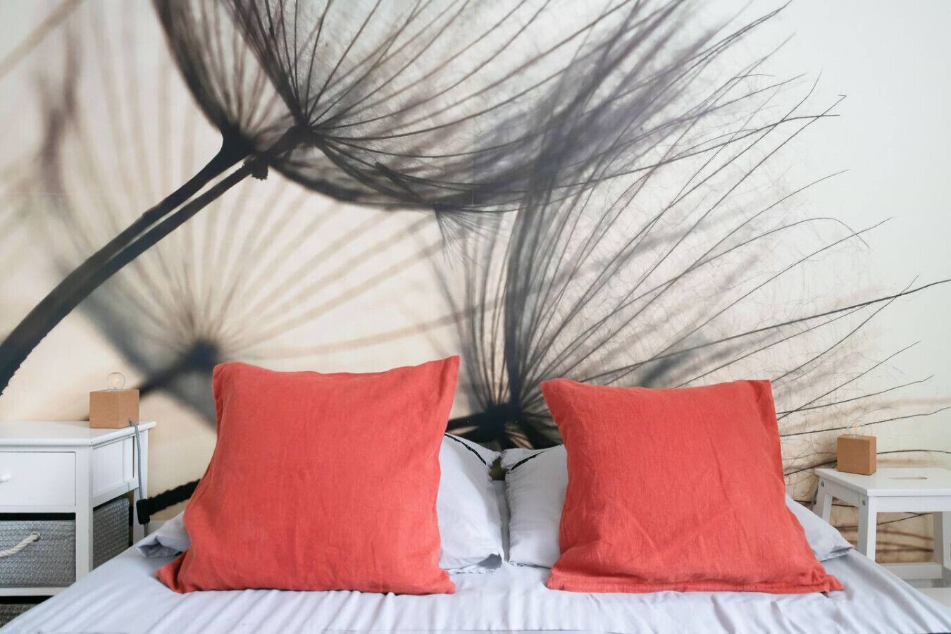 2 dormitoris, escriptori i planxa i posts de planxar 