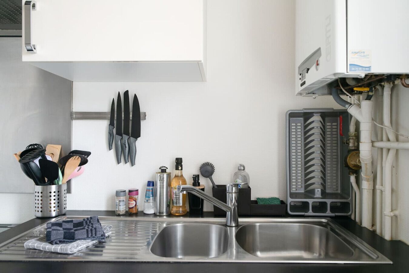 Geladeira, micro-ondas, fogão, cooktop