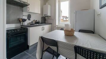 KylskÄp, mikrovÄgsugn, ugn och spishÀll