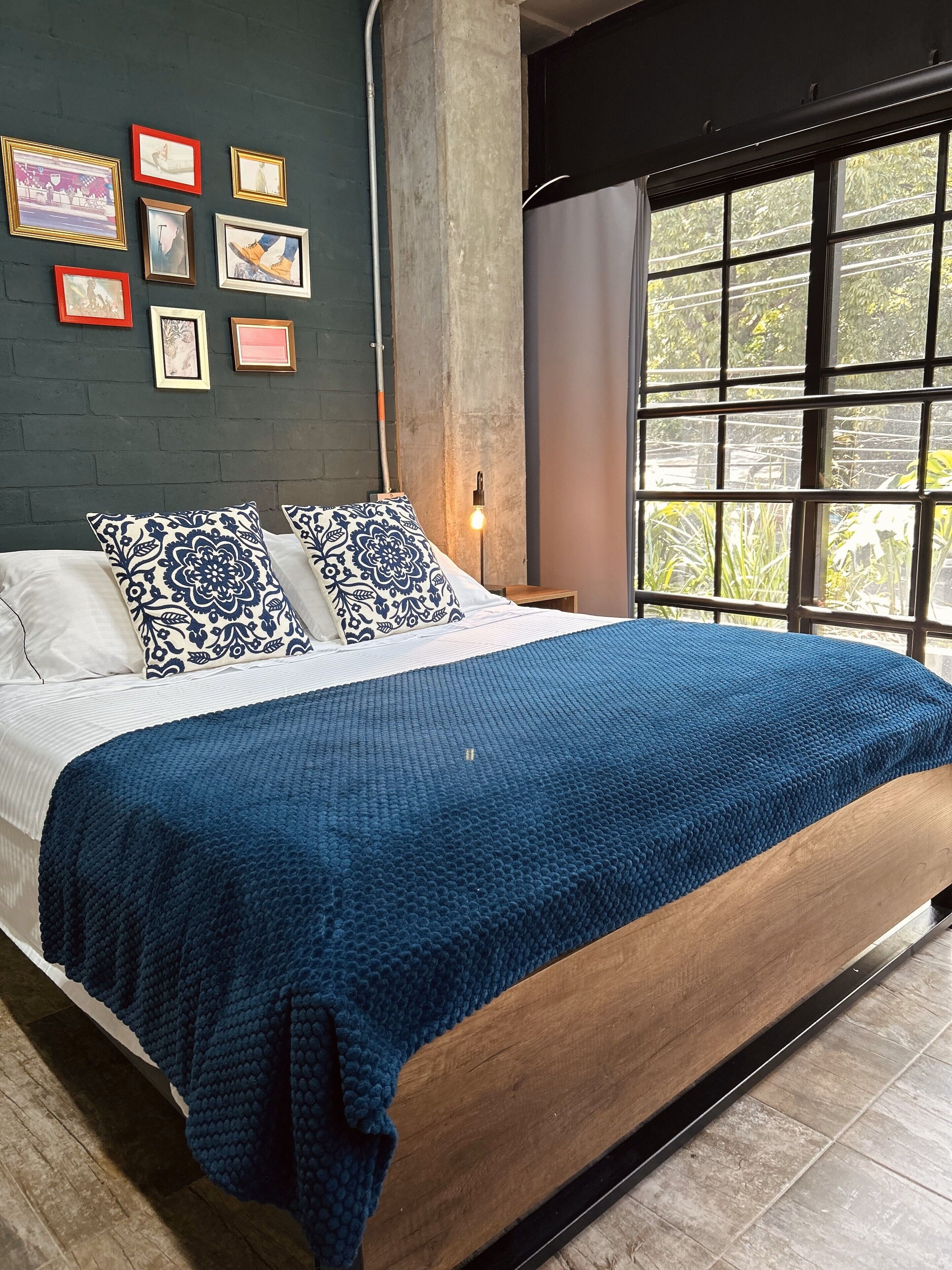 deluxe room | minibar, in-room safe, desk, laptop workspace