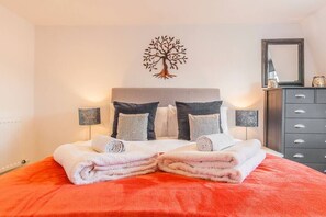 2 slaapkamers, een strijkplank/strijkijzer, wifi, beddengoed