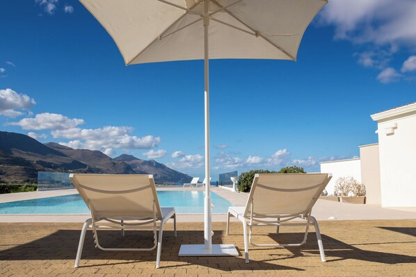 Pool - Villa Etesiae (Castellammare del Golfo)