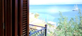 Gytheio Retreat Panoramic Sea View apartment
