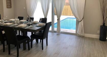 3-Bedroom Heated Private Pool Vacation Home just minutes from the Beach Pet