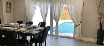 3-Bedroom Heated Private Pool Vacation Home just minutes from the Beach Pet