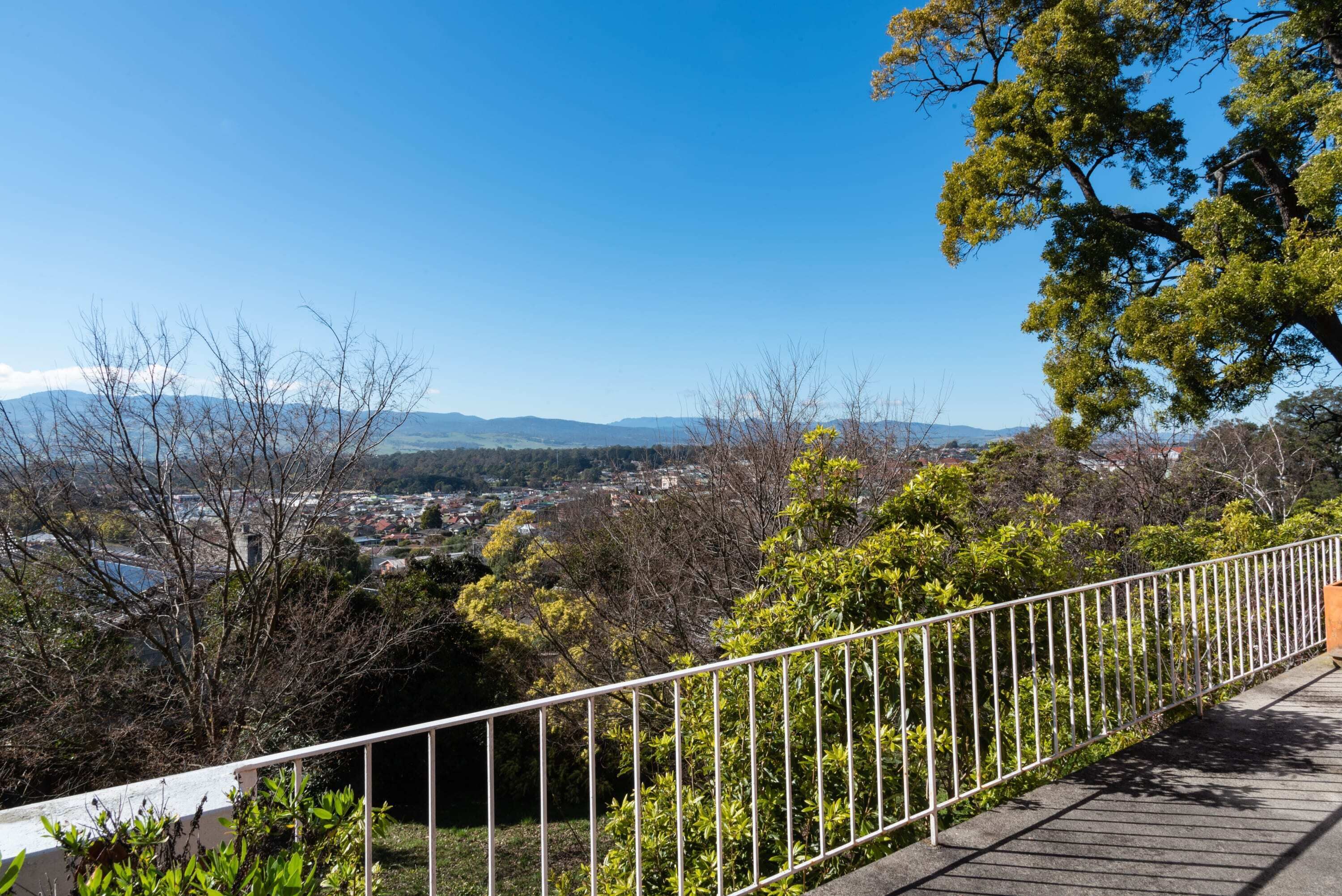 Sunshine 5 mins from City