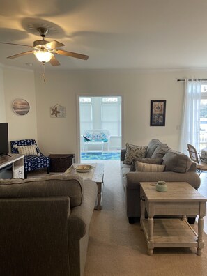 Smart TV, DVD player