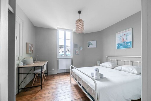 Bright & decorated apartment, free parking