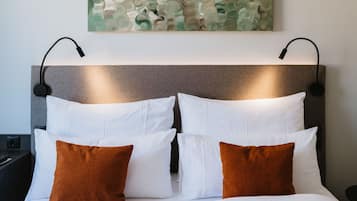 Comfort Room | Premium bedding, in-room safe, desk, laptop workspace