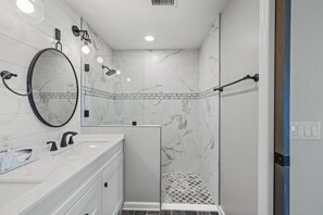 Combined shower/tub