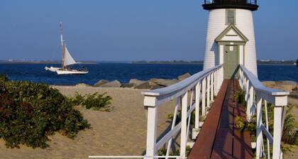 LUXURIOUS NEW Harbor View Home with Hinckley Yacht!