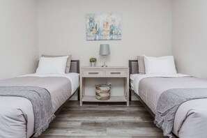 2 dormitoris, planxa i posts de planxar, wifi gratuïta i roba de llit 