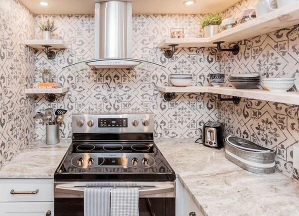 Fridge, microwave, oven, stovetop