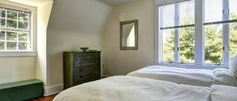 4 slaapkamers, een strijkplank/strijkijzer, wifi, beddengoed