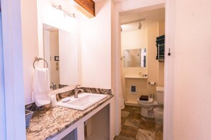 Hårtork och handdukar