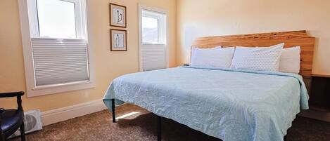 2 bedrooms, travel cot, free WiFi, bed sheets