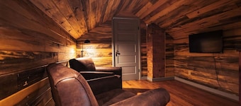 Minutes from skiing and hiking