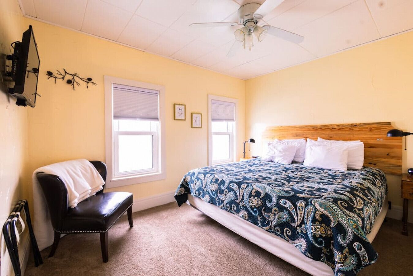 1 bedroom, travel cot, free WiFi, bed sheets