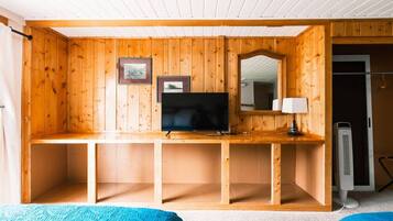 1 bedroom, travel crib, free WiFi, bed sheets