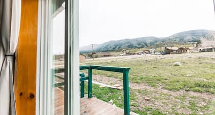 Sleeps 6 - Historic Hotel in Centennial