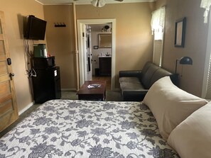 Iron/ironing board, free WiFi, bed sheets