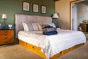 5 habitaciones, escritorio, tabla de planchar con plancha y wifi gratis 