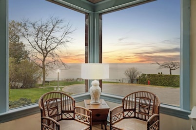 Charlevoix Lakeview Home - Sleeps 25!