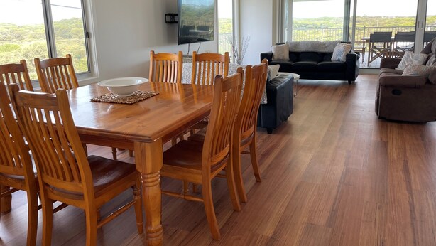 Dining - Free Wi-Fi, Ideal holiday location, long beach (Robe)