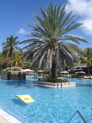 Piscina all'aperto, una piscina riscaldata