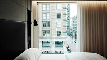 Premium Room, 1 King Bed (View) | Premium bedding, pillowtop beds, in-room safe, desk