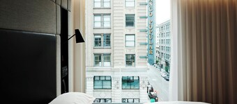 citizenM Los Angeles Downtown