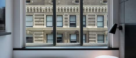 Room, 1 King Bed (High Floor) | City view