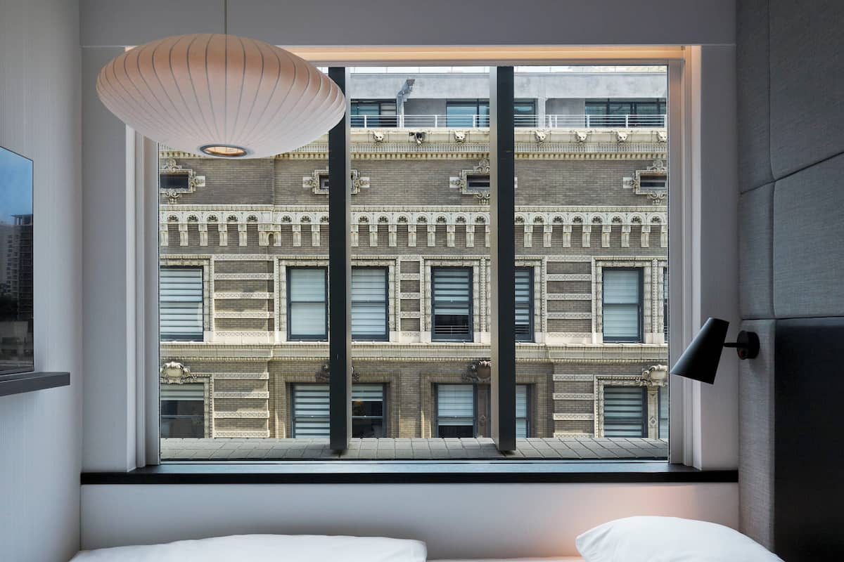 Room, 1 King Bed (High Floor)