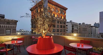 citizenM Los Angeles Downtown