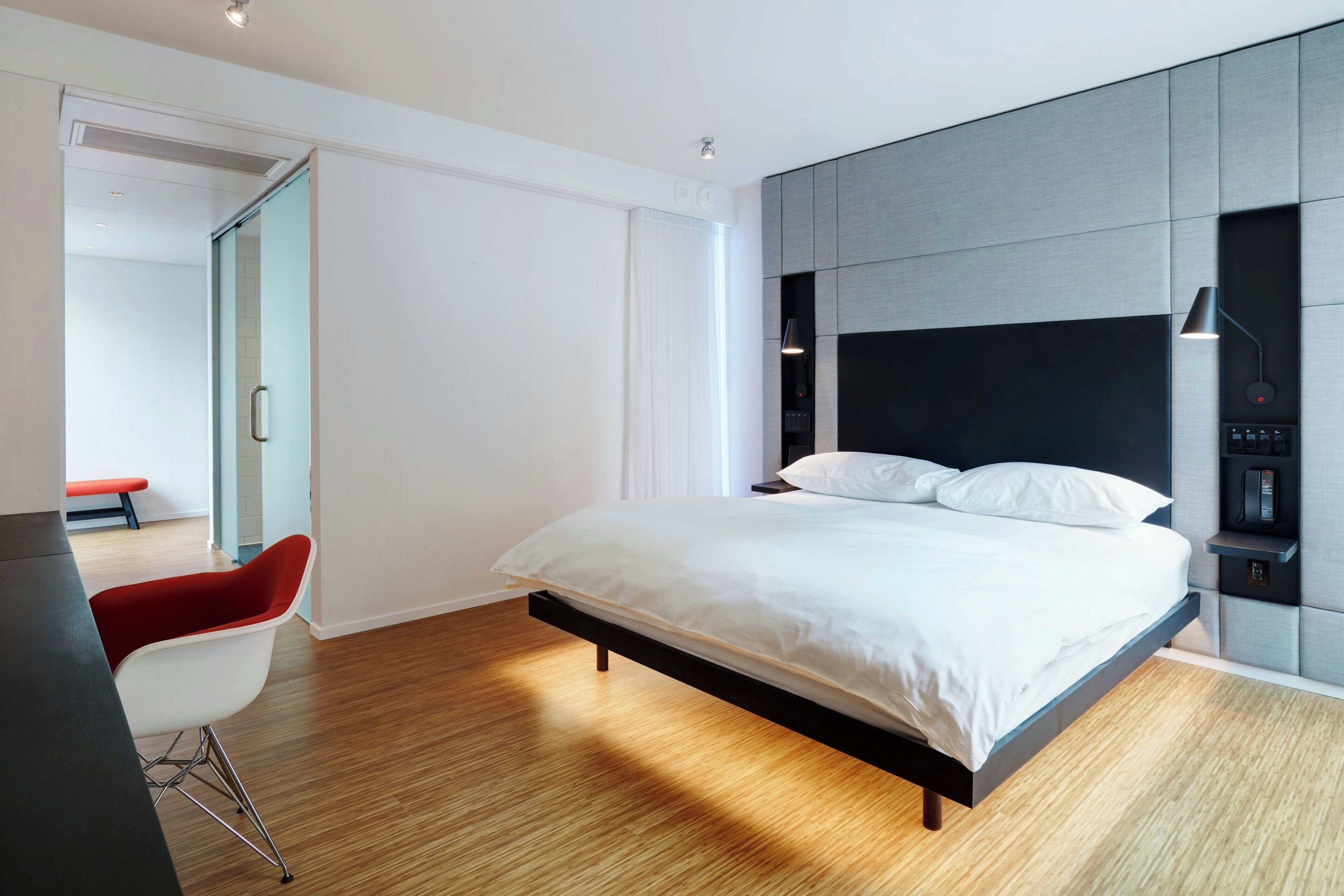 Room, 1 King Bed (Mobility Accessible, Roll-In Shower) | Premium bedding, pillowtop beds, in-room safe, desk