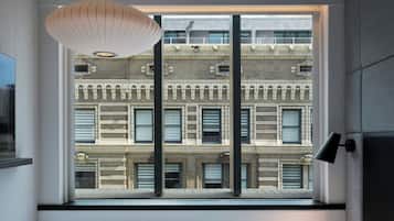 Peralatan tempat tidur premium, tilam berlapik, peti besi dalam bilik