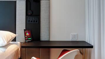 Hochwertige Bettwaren, Pillowtop-Betten, Zimmersafe, Schreibtisch