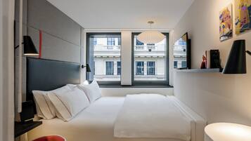 Chambre, 1 très grand lit | Literie de qualité supérieure, surmatelas